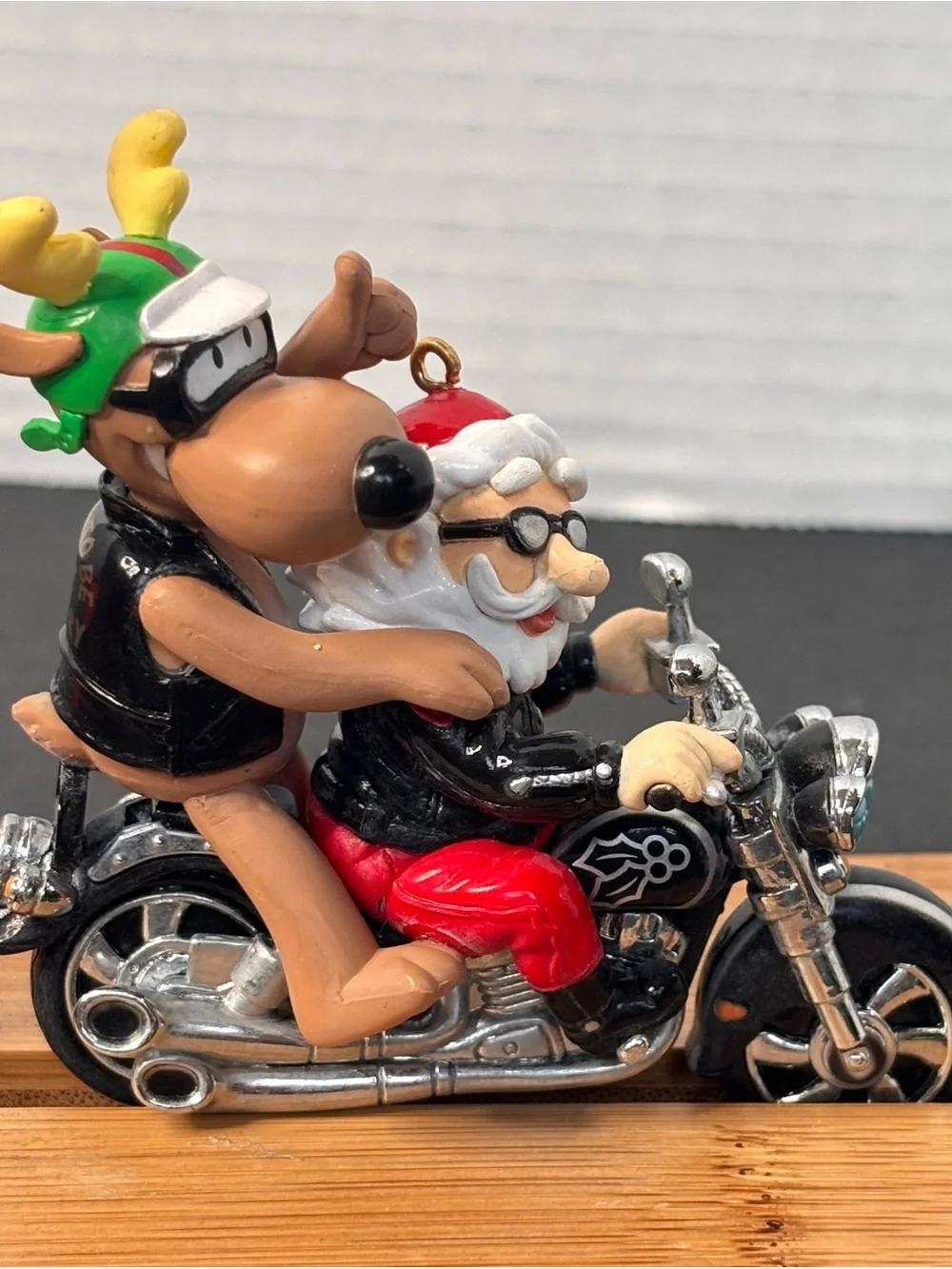 Carlton Cards Heirloom Collection 2002 "Rebel with a Claus" Motorcycle Ornament - Picture 8 of 14